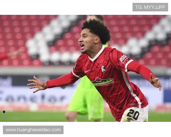 德甲弗赖堡官宣日本边锋铃木唯人加盟将身披14号球衣开启全新征程
